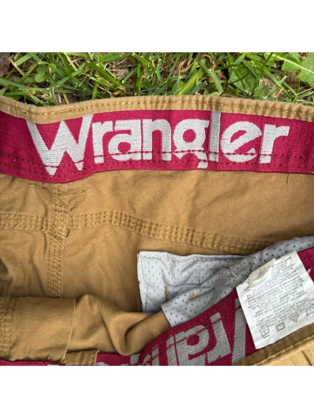 Wrangler Mens Khaki Pants 40x30 Cotton Blend Relaxed Fit‎ Durable Casual Wear